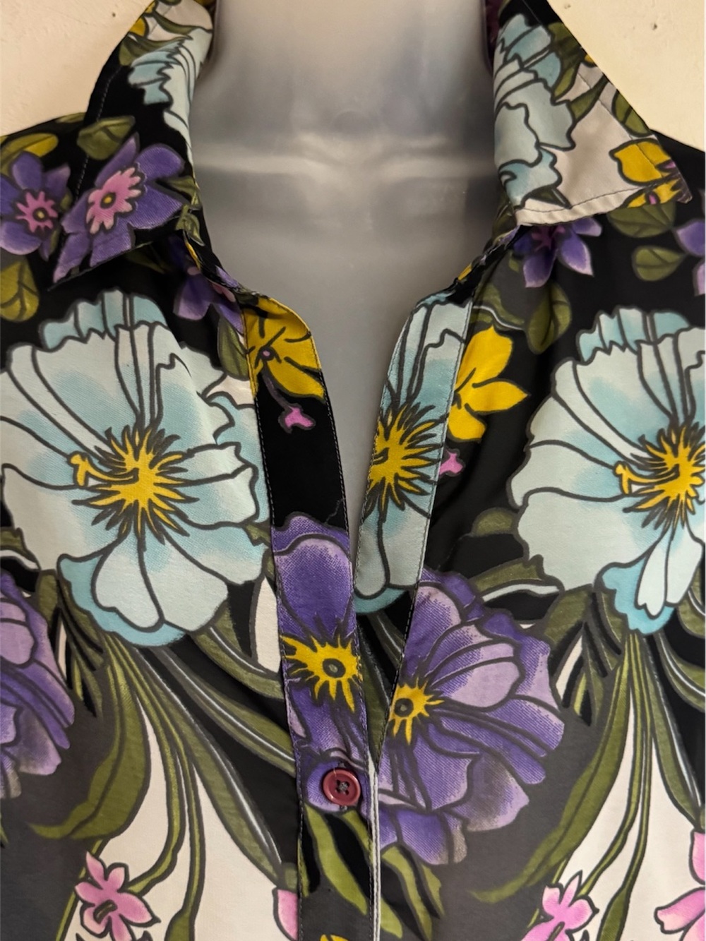 BEAUTIFUL Floral Button-Down Blouse in Black, Purple, Yellow, Pink PLUS 22 #11 - Picture 2 of 9